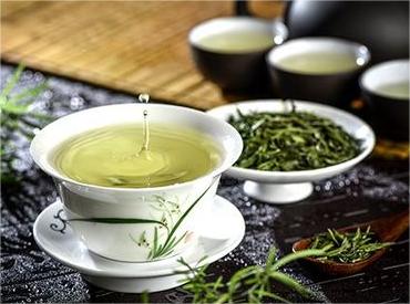 千年茶鄉(xiāng)“變形計(jì)”：茶農(nóng)、茶商化身電商主播，從做熟客到賣(mài)給“家人們”